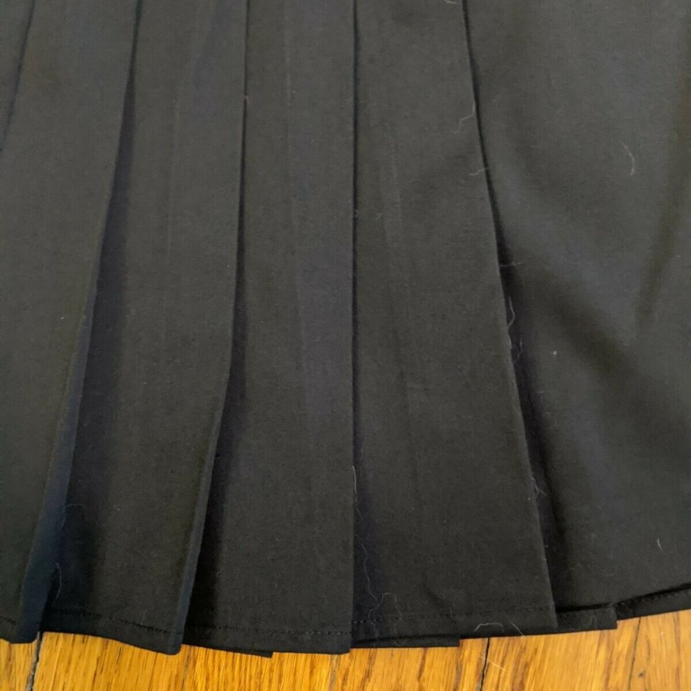 Bebe Black Skater Pleated Size 8 Mini Skirt - Picture 11 of 11
